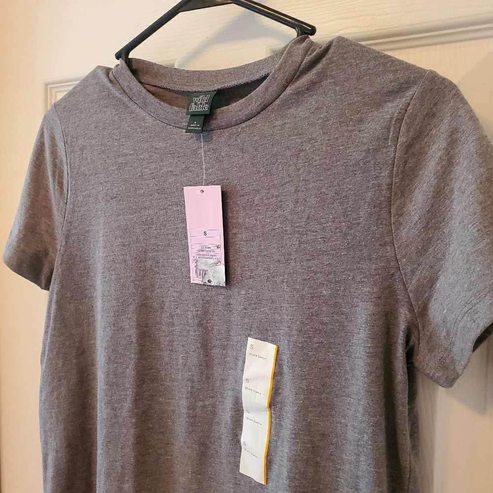 NWT basic grey scoop neck size small tee